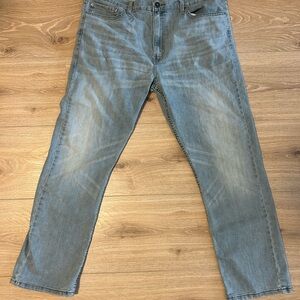 LEVI’s Signature Slim Straight Jeans